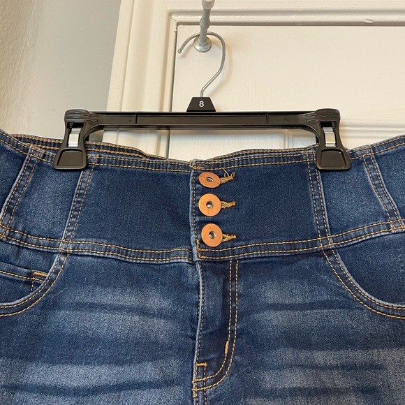 No Boundaries Dark Blue Jeans Short. - Picture 3 of 14